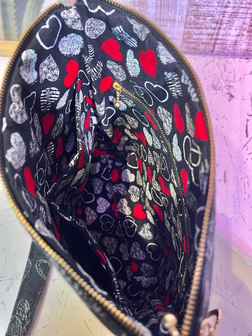 ロラライハリス♡ブラック英字ハートデニム♡刺繍のショルダーバッグ♡わんちゃん