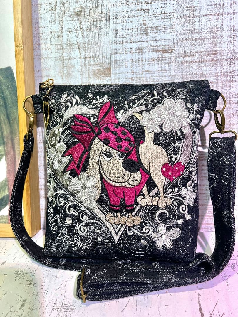 ロラライハリス♡ブラック英字ハートデニム♡刺繍のショルダーバッグ♡わんちゃん