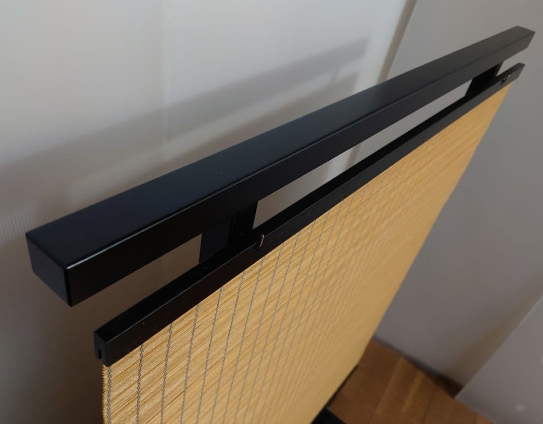 衝立間仕切りパーテーション　１枚式　木スダレ調シンプル衝立　ブラックフレーム