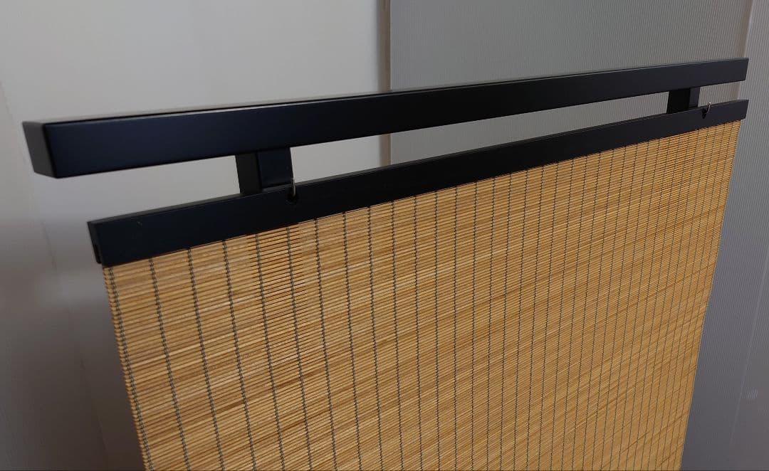 衝立間仕切りパーテーション　１枚式　木スダレ調シンプル衝立　ブラックフレーム