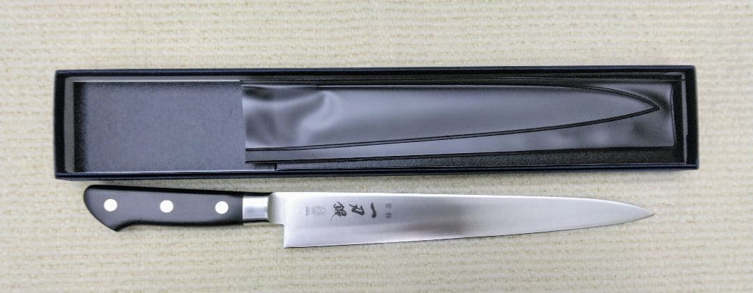 新品未使用　包丁　筋引き　270mm　一刀鍛　燕三条　新潟刃物