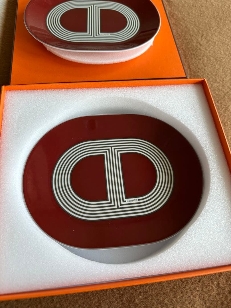 入手困難 エルメス HERMES ミニラリー24 オーバルプレート レッド2枚