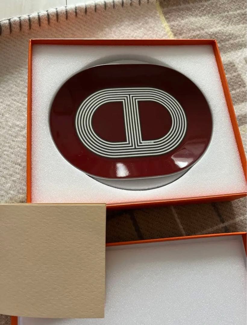 入手困難 エルメス HERMES ミニラリー24 オーバルプレート レッド2枚