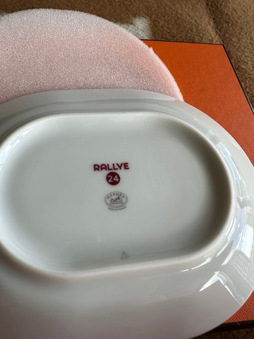 入手困難 エルメス HERMES ミニラリー24 オーバルプレート レッド2枚
