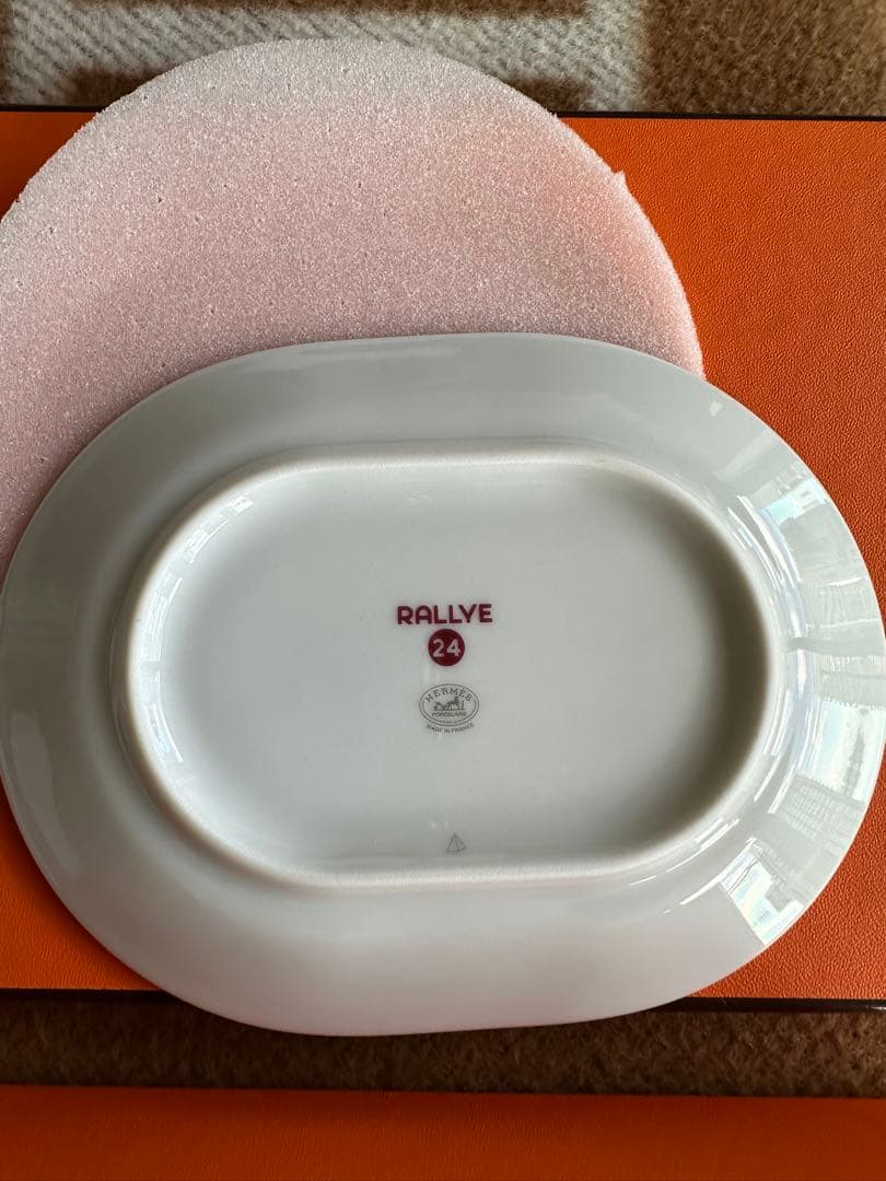 入手困難 エルメス HERMES ミニラリー24 オーバルプレート レッド2枚