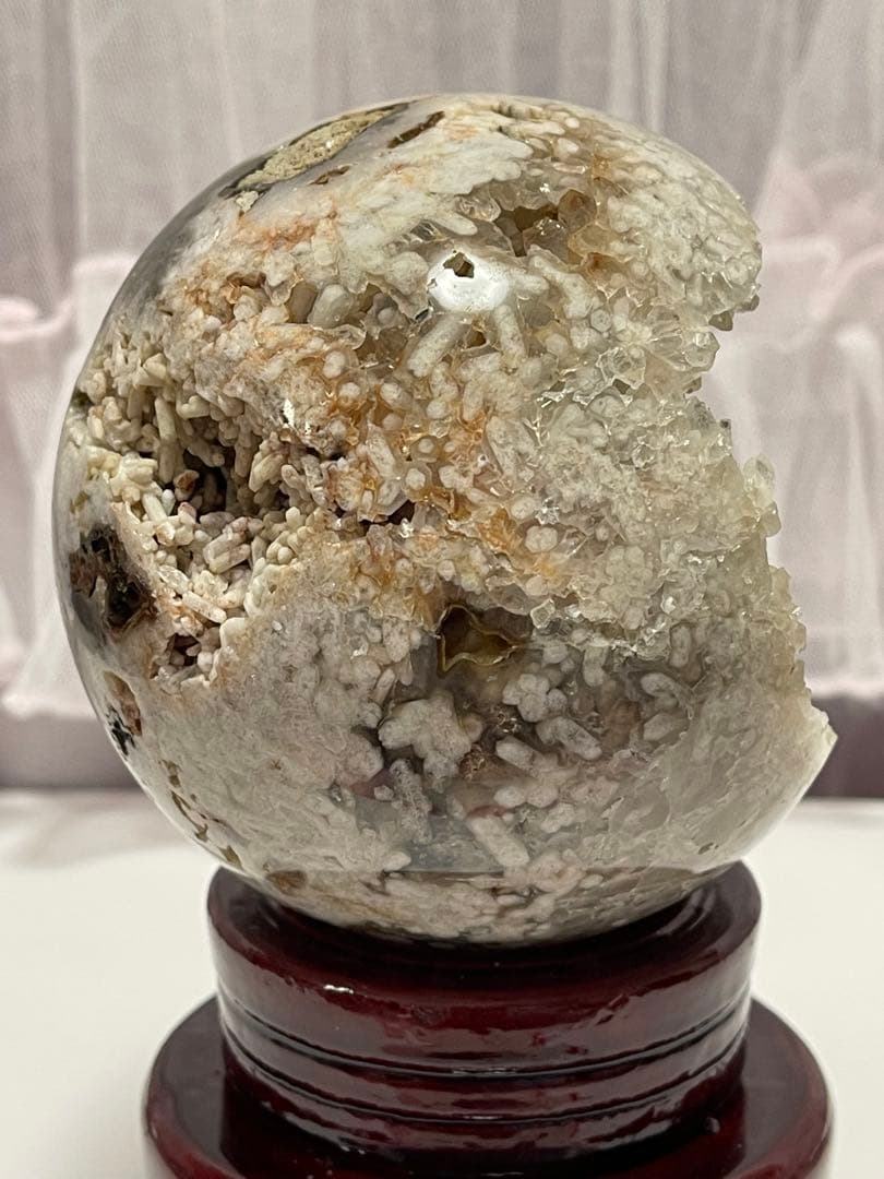 アメジスト　白い　丸玉　口笑原石 99ミリ　大きい　台座付き　② 大きい