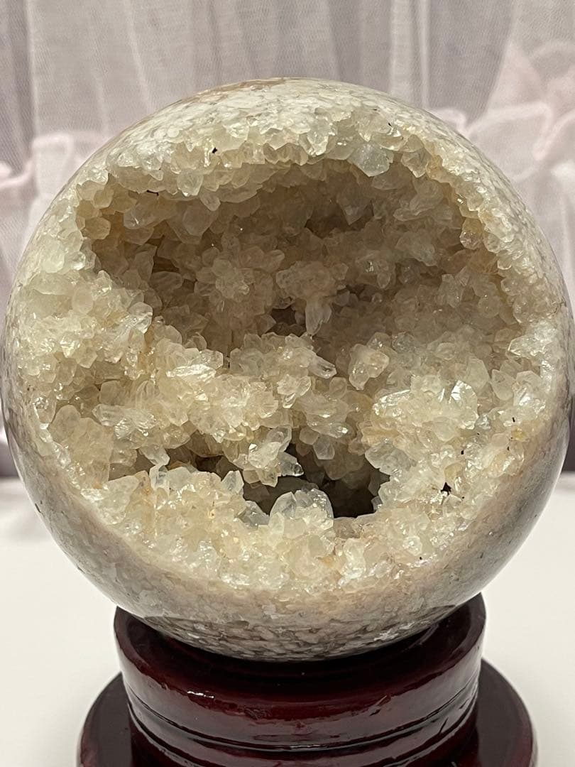 アメジスト　白い　丸玉　口笑原石 99ミリ　大きい　台座付き　② 大きい