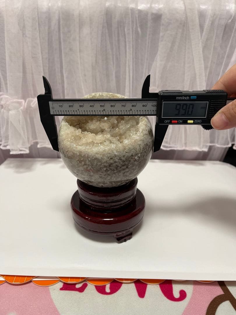 アメジスト　白い　丸玉　口笑原石 99ミリ　大きい　台座付き　② 大きい