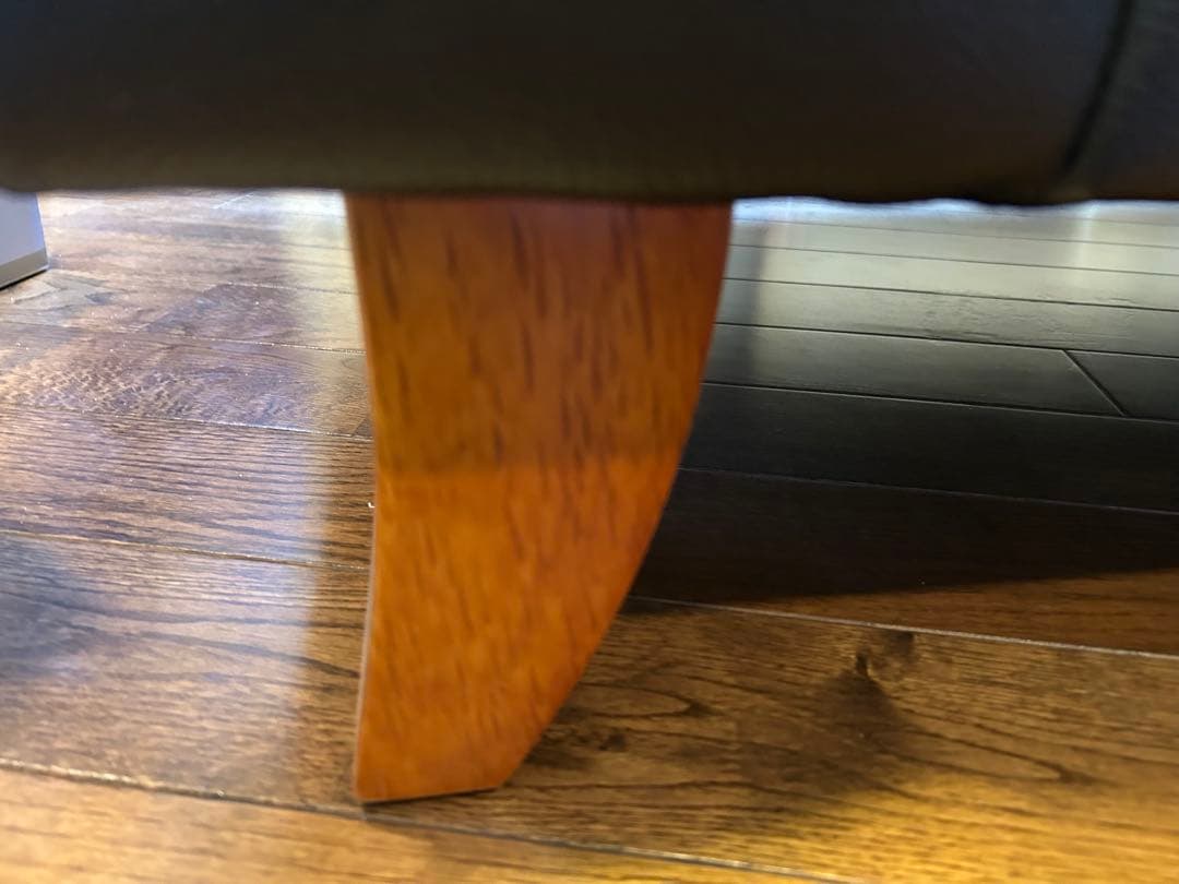 【送料込み】クラスティーナ　本革 3人掛けソファ