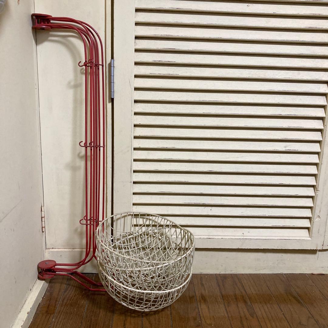 レトロ　3段ワイヤーラック　赤がかわいい