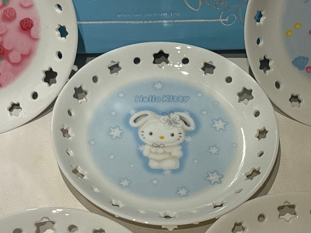 ハローキティ　お皿　25周年記念限定 5枚セット 新品箱入り　サンリオ　激レア