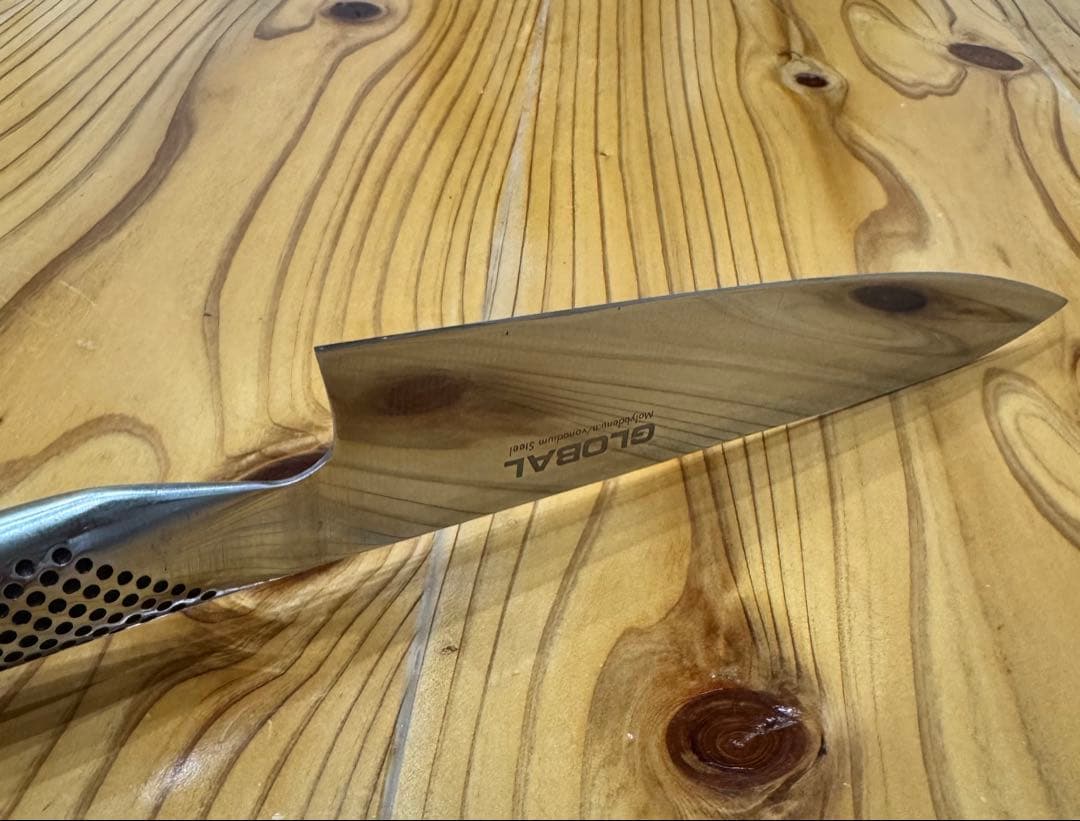 【激レア】GLOBAL グローバル牛刀 彫ロゴモデル　鏡面仕上