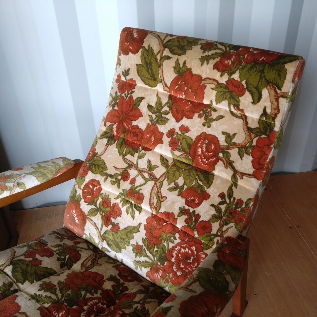 ロッキングチェア　椅子　花柄