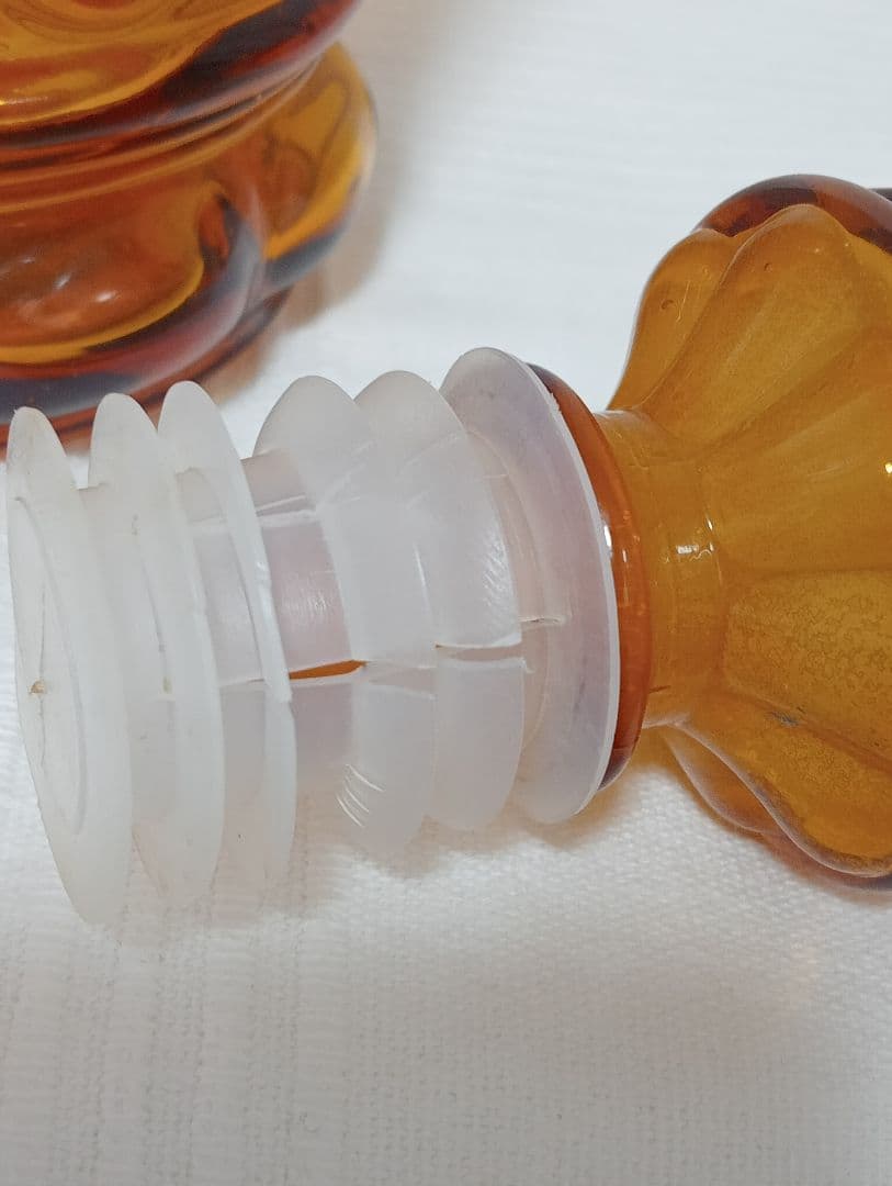 イタリア製アンティーク カラフェ 瓶 装飾的なアンバーガラスボトル