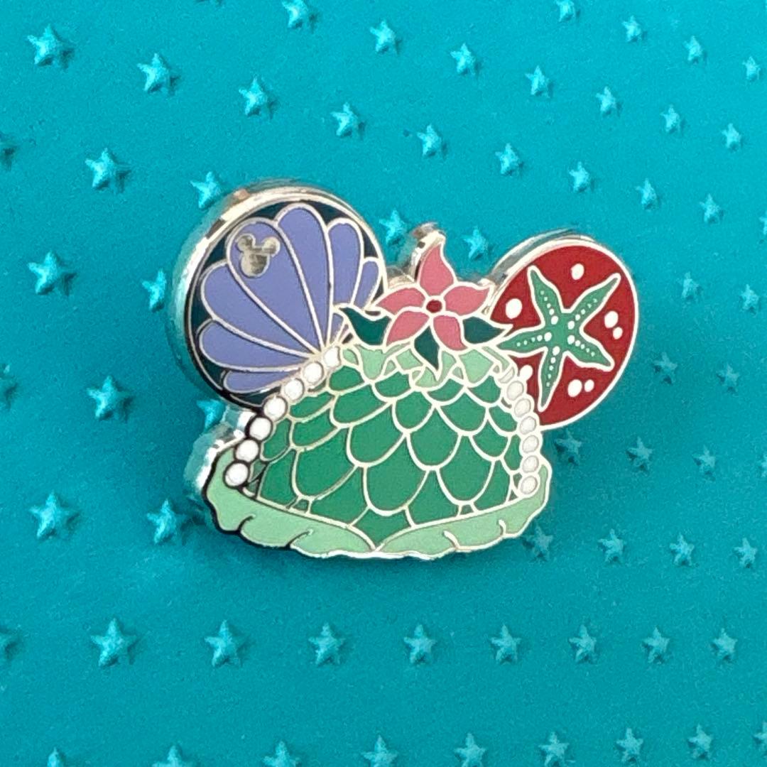 海外ディズニー ピンバッジ Hidden イヤーハット アリエル - メルカリ