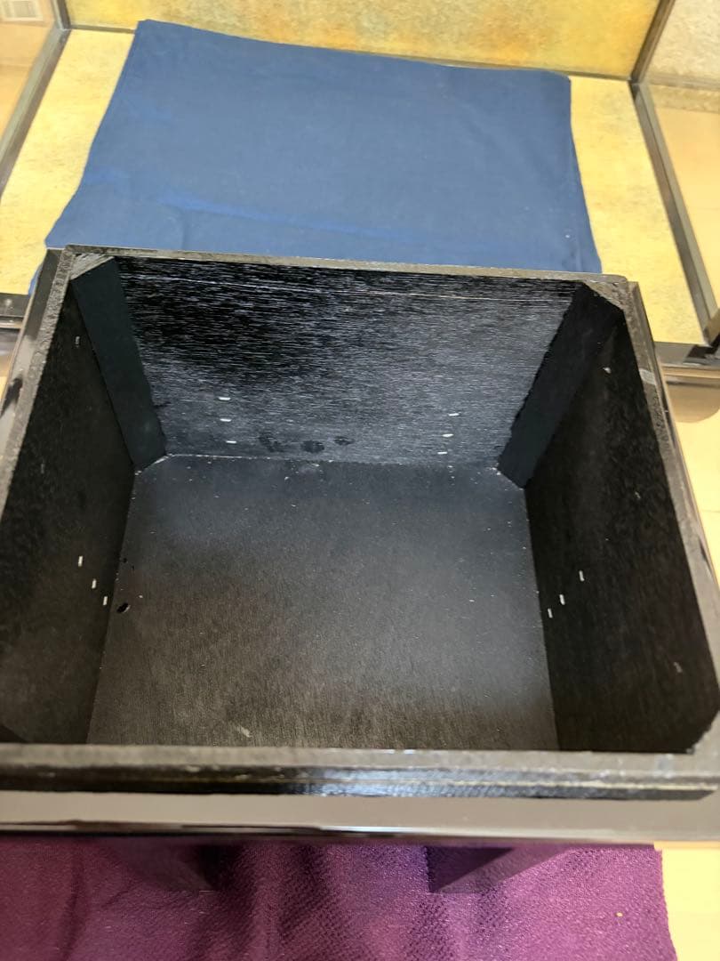 京甲冑 竹麻呂作 兜飾り 五月人形 本水晶・正絹・白檀塗 ガラスケース入り