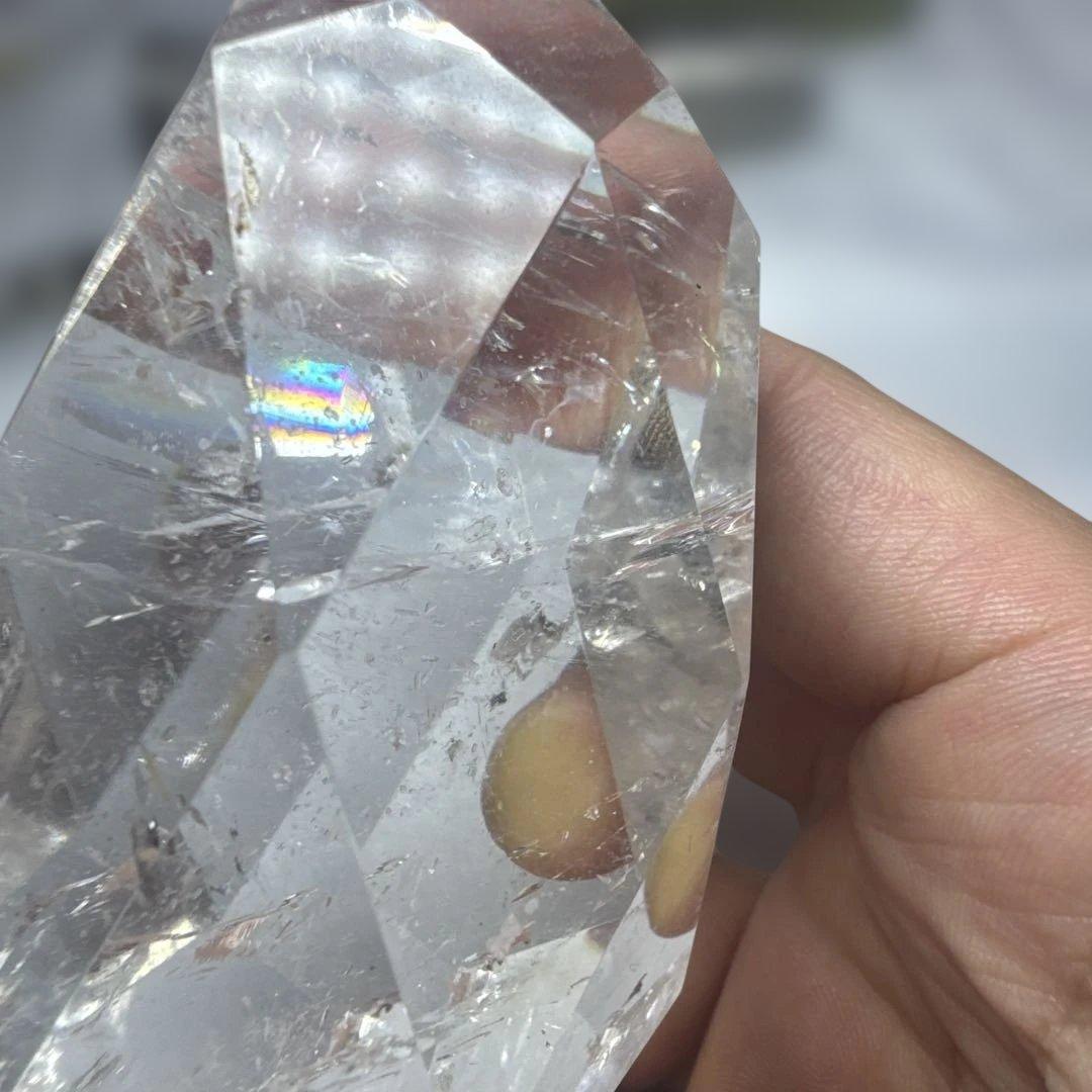 高品質】ブラジル産 水晶 ポリッシュ原石 約8cm レインボー入り - メルカリ