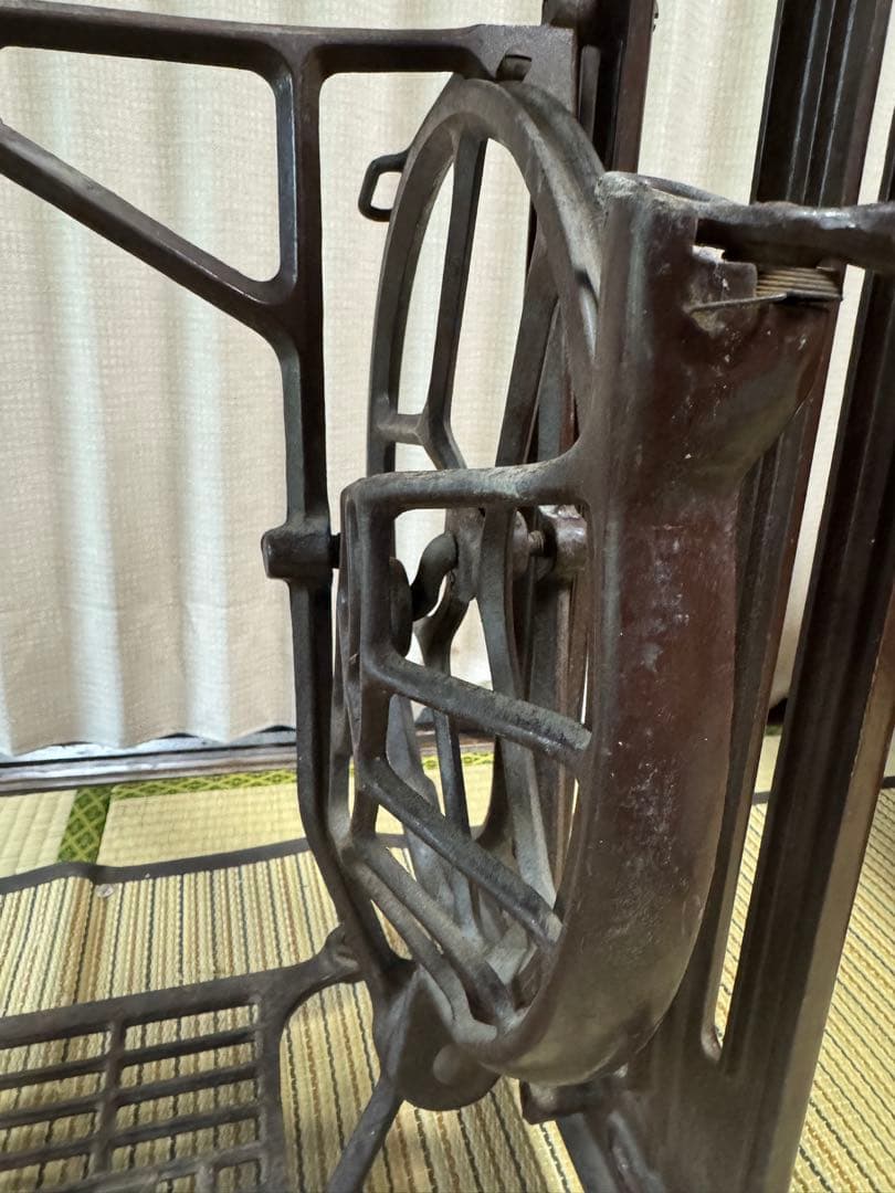 リッカーミシン　足踏みミシン脚　アンティーク　RICCARミシン脚