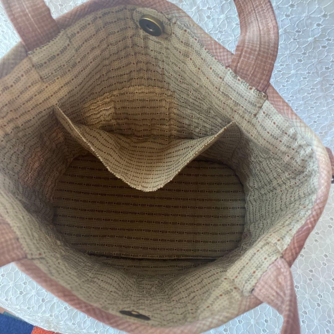 126.ハンドメイド＊先染め生地＊お家のアップリケバッグ