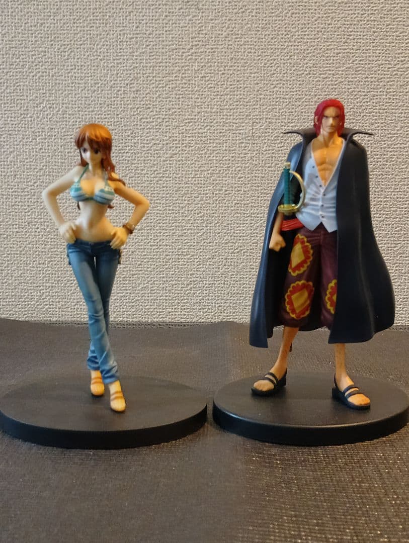 ワンピース シャンクス、ナミ フィギュア2体セット - メルカリ