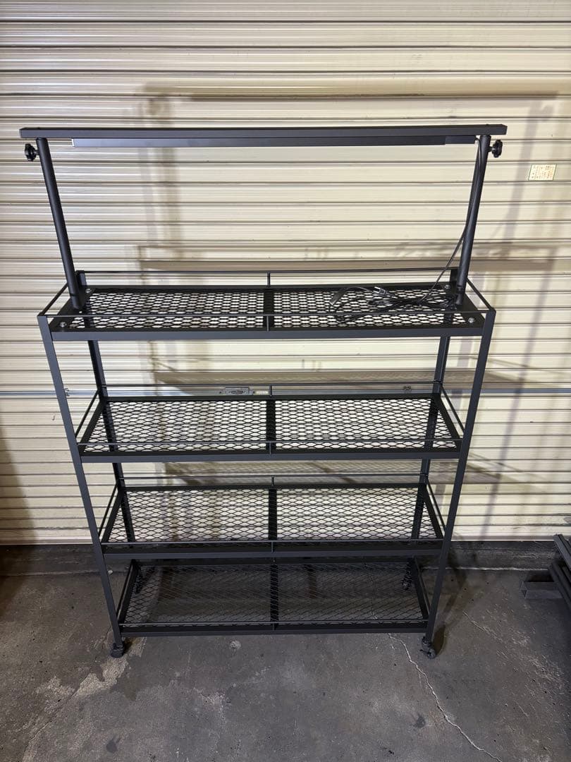 キャスター付植物棚　アイアン棚　パキプス　アイアンシェルフ　アガベ　育成ライト