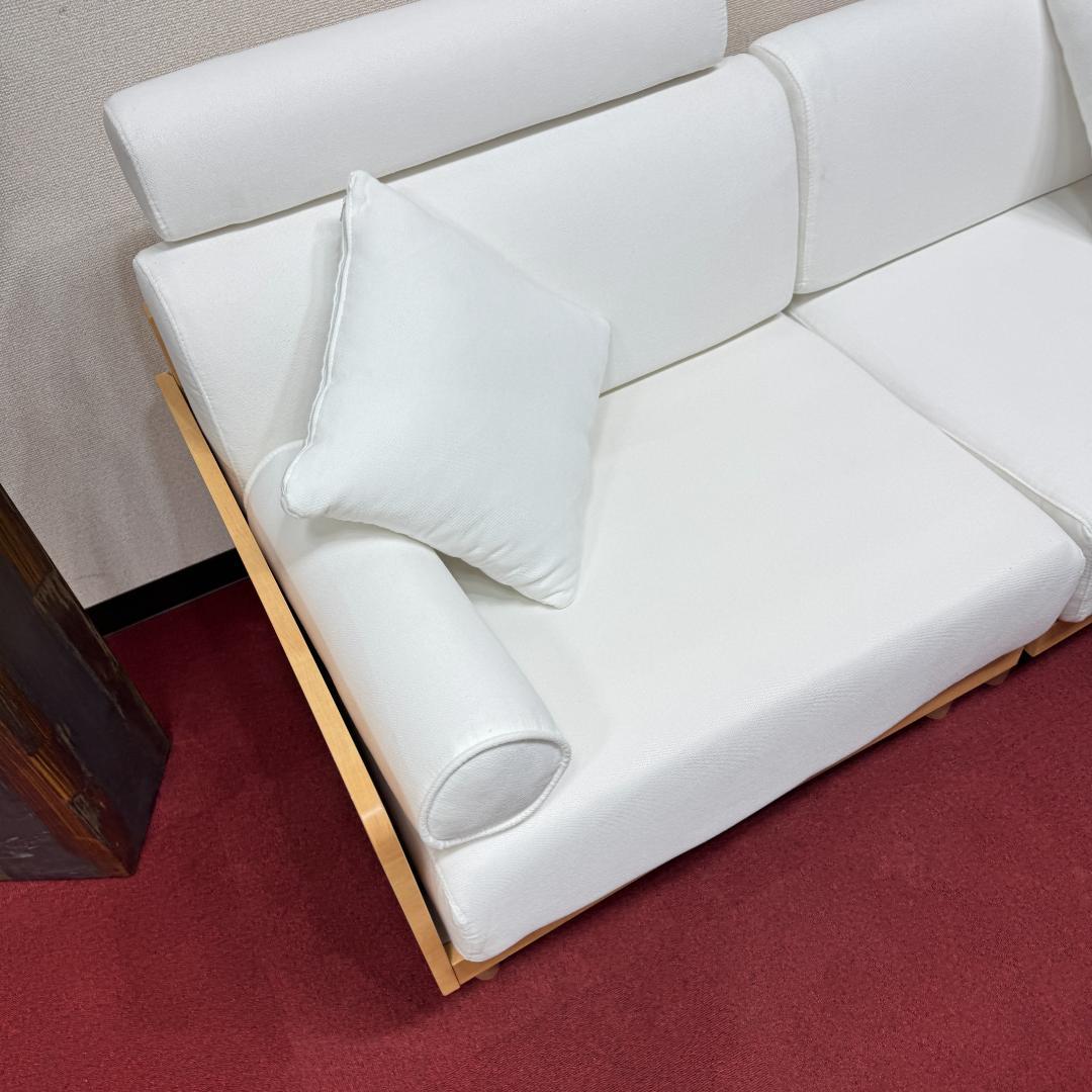 東京23区送料無料　美品2人ソファー　可愛い白色　洗浄/除菌済み