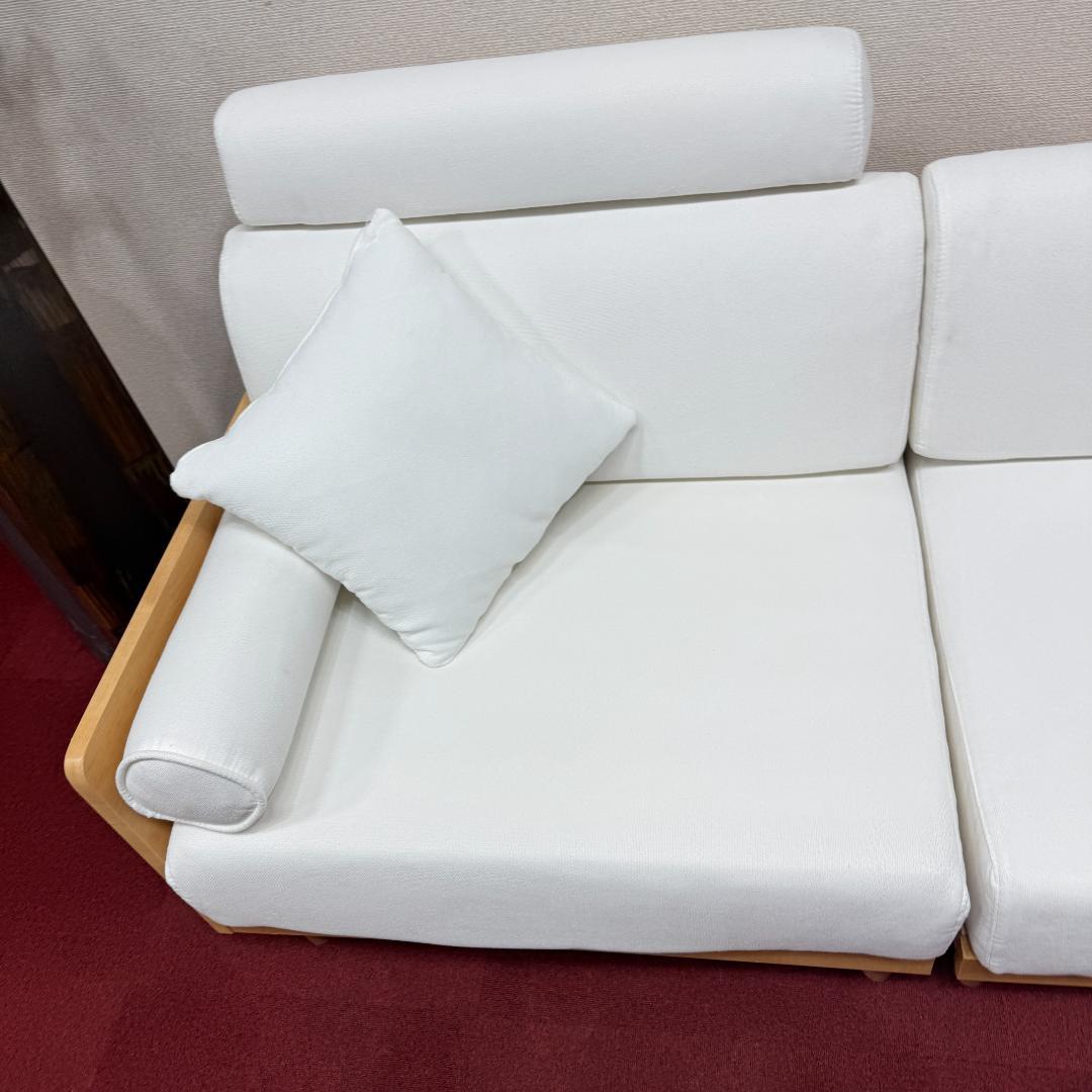 東京23区送料無料　美品2人ソファー　可愛い白色　洗浄/除菌済み