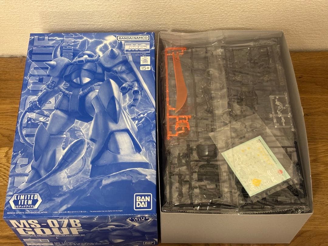 グフ　MG 1/100 MS-07B GOUF 限定品　[クリアカラー]