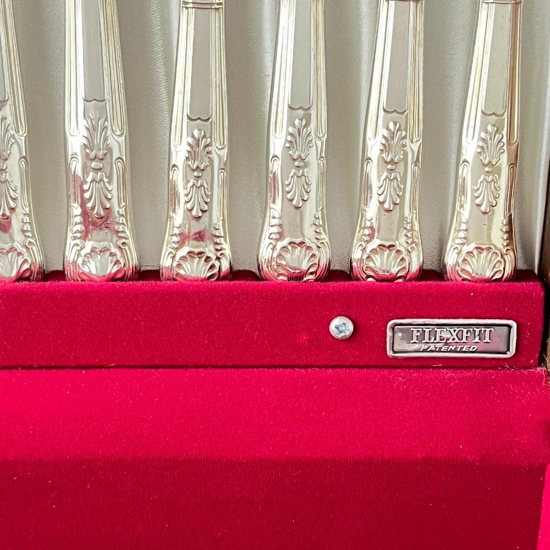 【Eben Parker】キングスパターンのディナーセット 8名用66本組