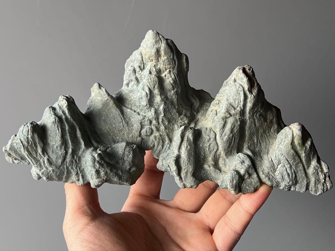 ①　鑑賞石　飾り石　中国美術　置物　山形　水石　盆栽添配　筆置き　裸石