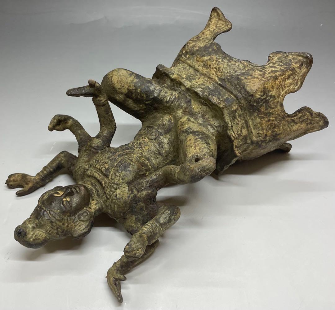 自在菩薩坐像 六手観音像 鉄製 C3120 - メルカリ