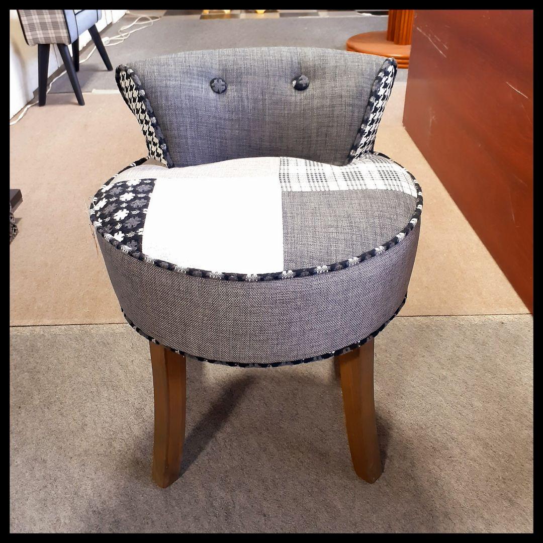 輸入家具　モノトーンチェア　パッチワークデザイン　グレー&ホワイト　２脚セット