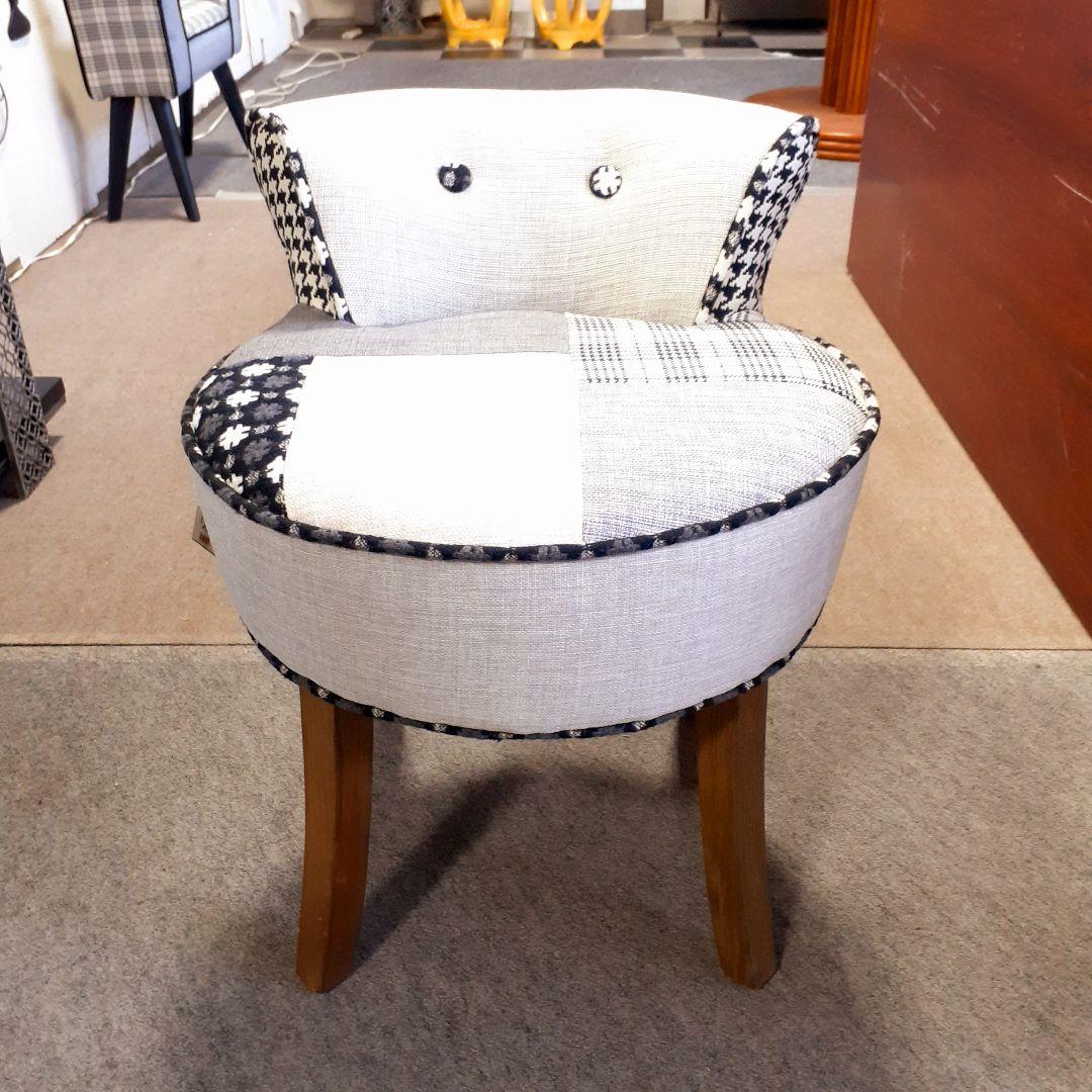 輸入家具　モノトーンチェア　パッチワークデザイン　グレー&ホワイト　２脚セット