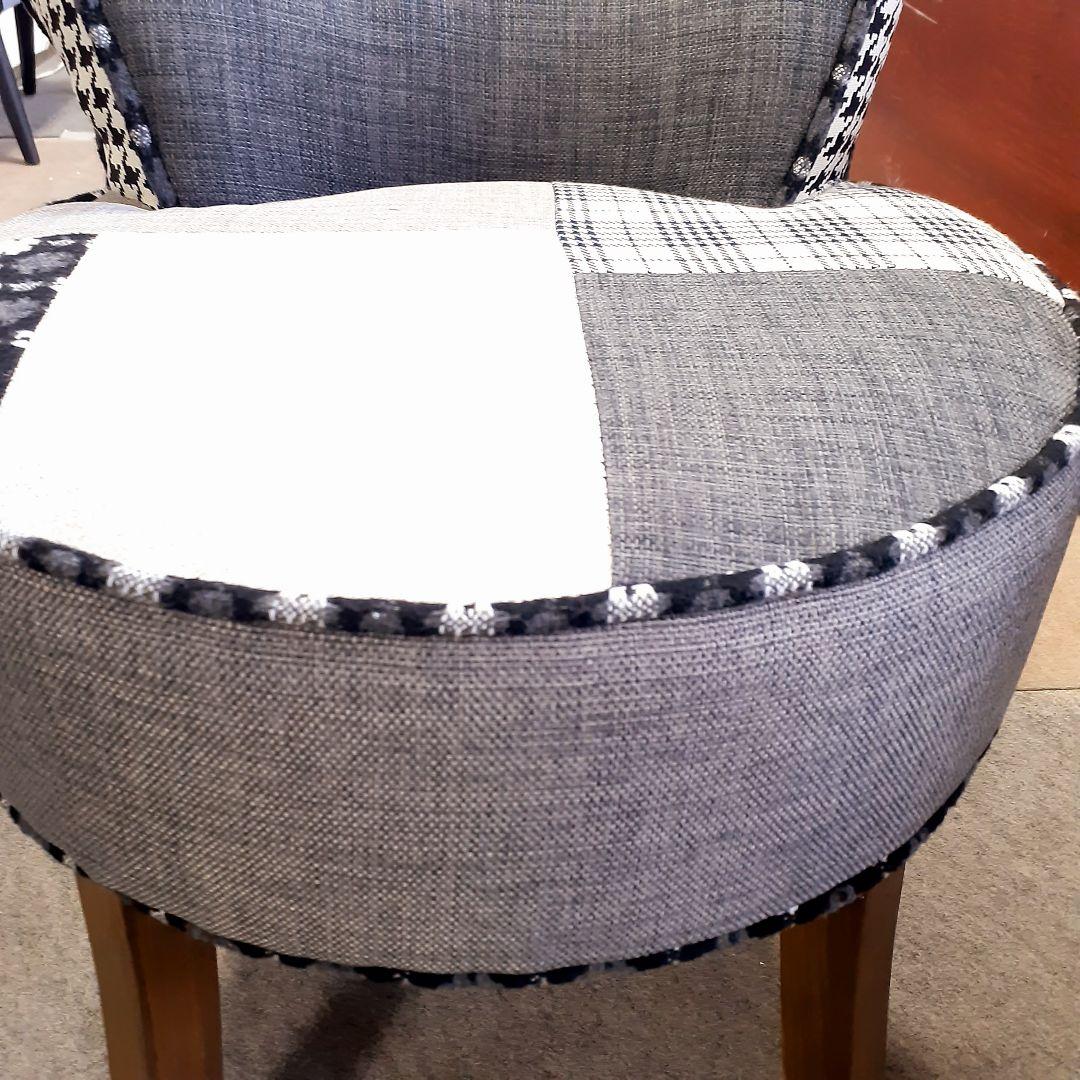 輸入家具　モノトーンチェア　パッチワークデザイン　グレー&ホワイト　２脚セット