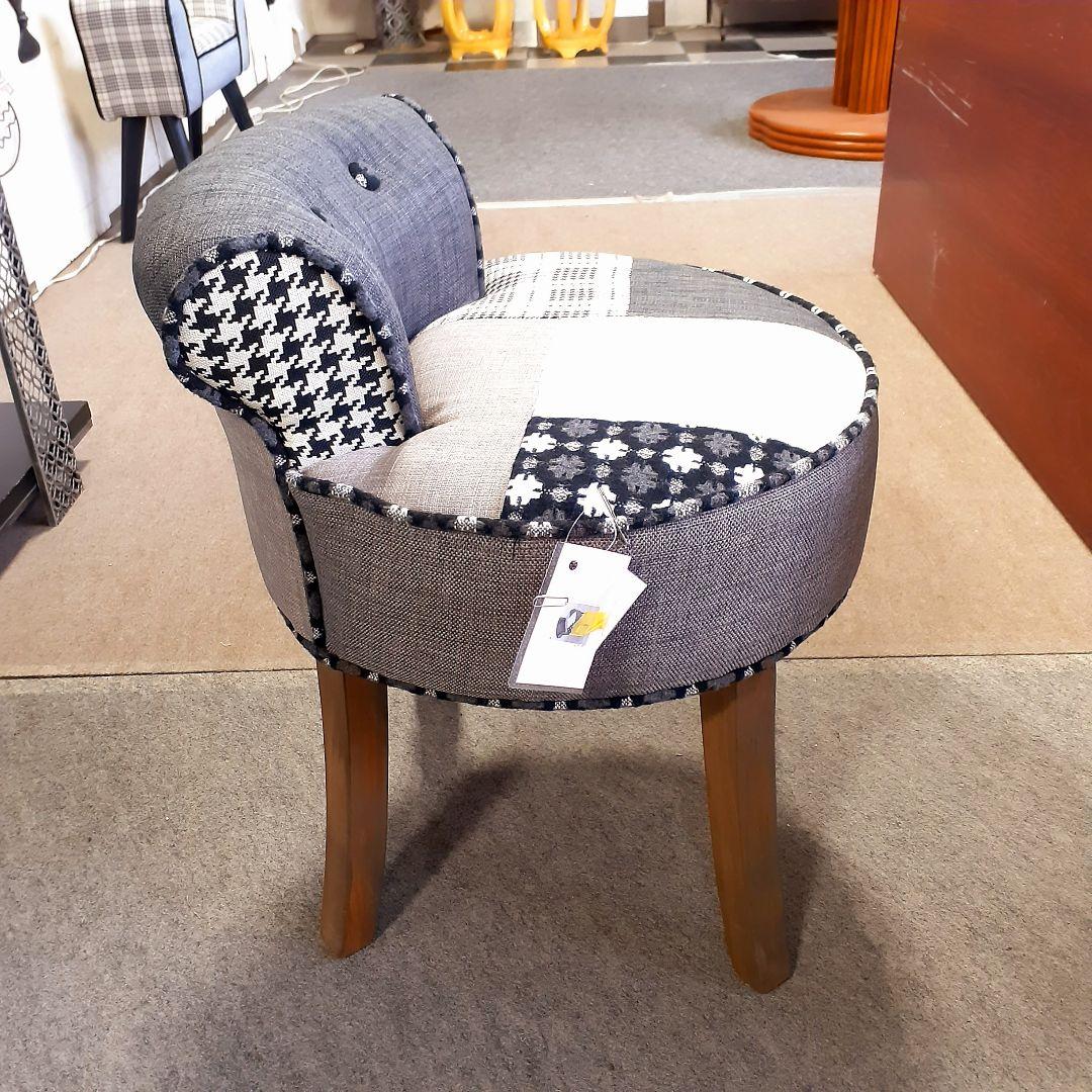 輸入家具　モノトーンチェア　パッチワークデザイン　グレー&ホワイト　２脚セット