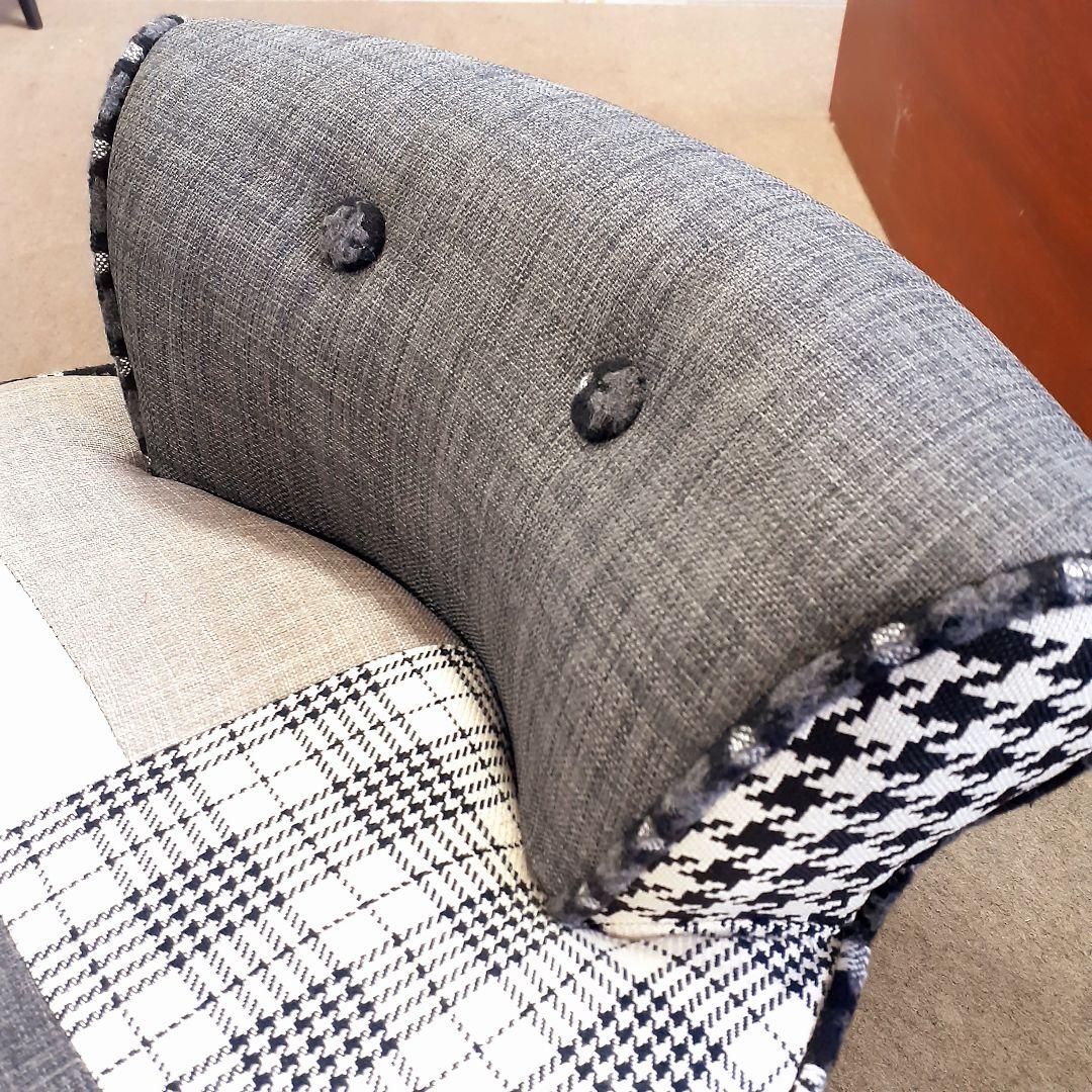 輸入家具　モノトーンチェア　パッチワークデザイン　グレー&ホワイト　２脚セット