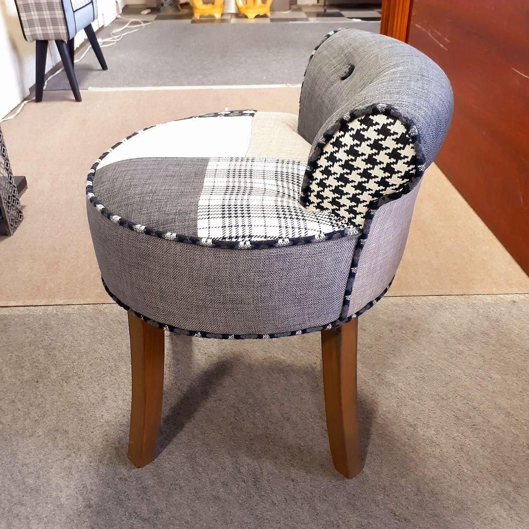 輸入家具　モノトーンチェア　パッチワークデザイン　グレー&ホワイト　２脚セット