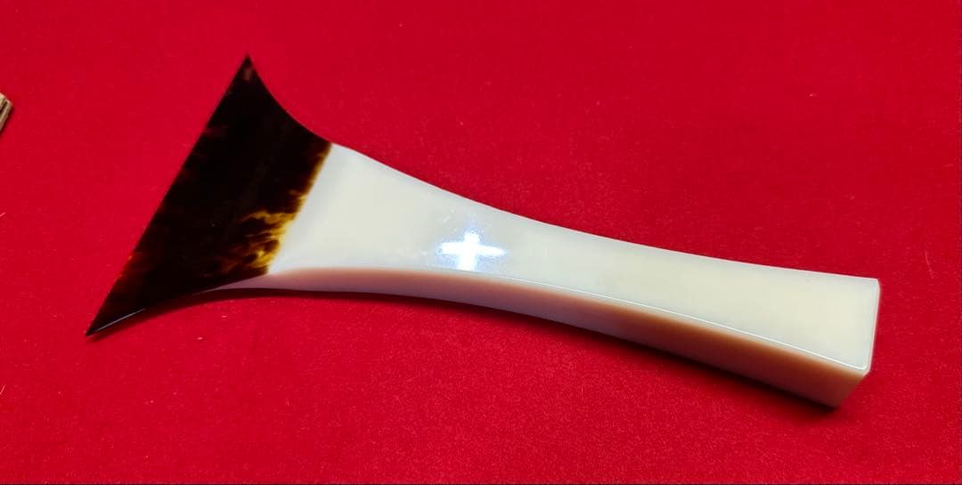 三味線撥45 鼈甲光沢仕上げ 181.7g 全長21.8 開き11.4 虫食無し