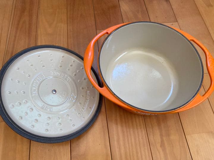 ル・クルーゼ 22 オレンジ