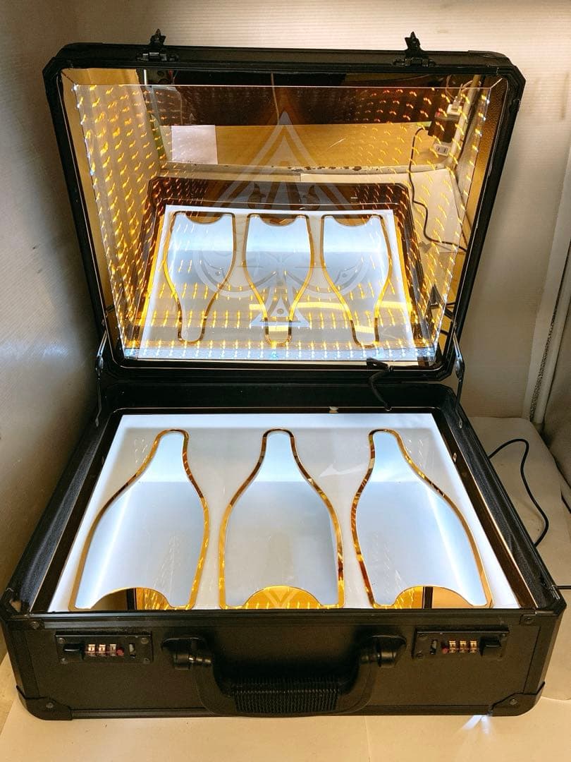 あ*ゃ様 アルマンド アタッシュケース ディスプレイ ライト シャンパン パーテ