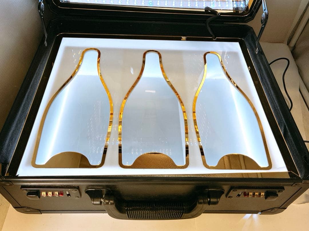 あ*ゃ様 アルマンド アタッシュケース ディスプレイ ライト シャンパン パーテ