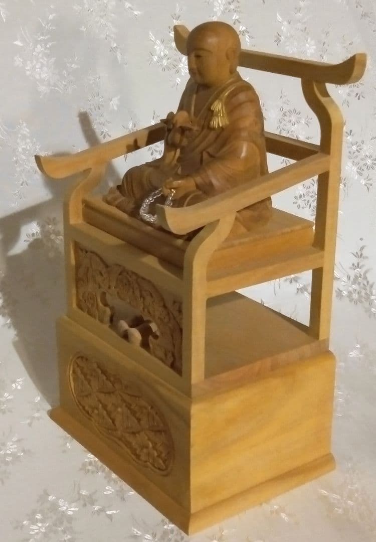 弘法大師坐像 空海 お大師さま 2.5寸#297 ◆白檀 木彫 仏像