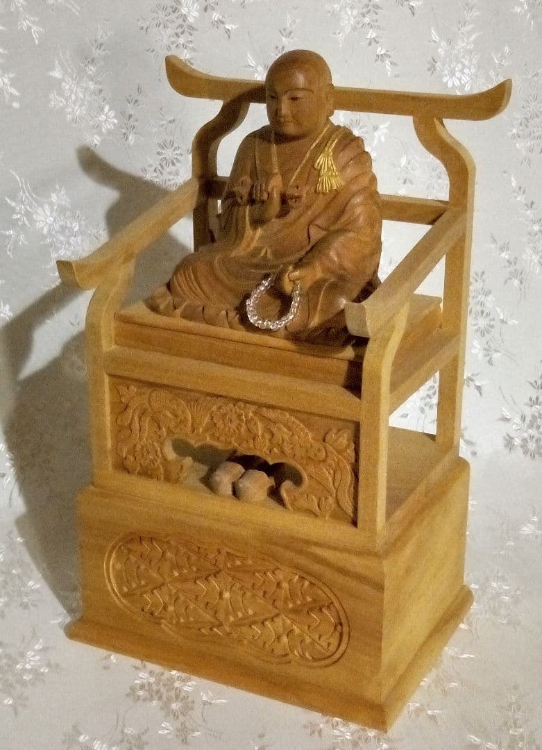 弘法大師坐像 空海 お大師さま 2.5寸#297 ◆白檀 木彫 仏像
