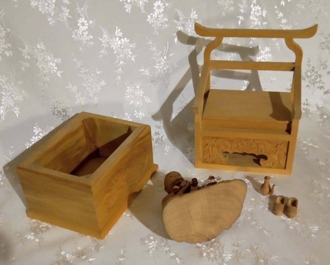 弘法大師坐像 空海 お大師さま 2.5寸#297 ◆白檀 木彫 仏像