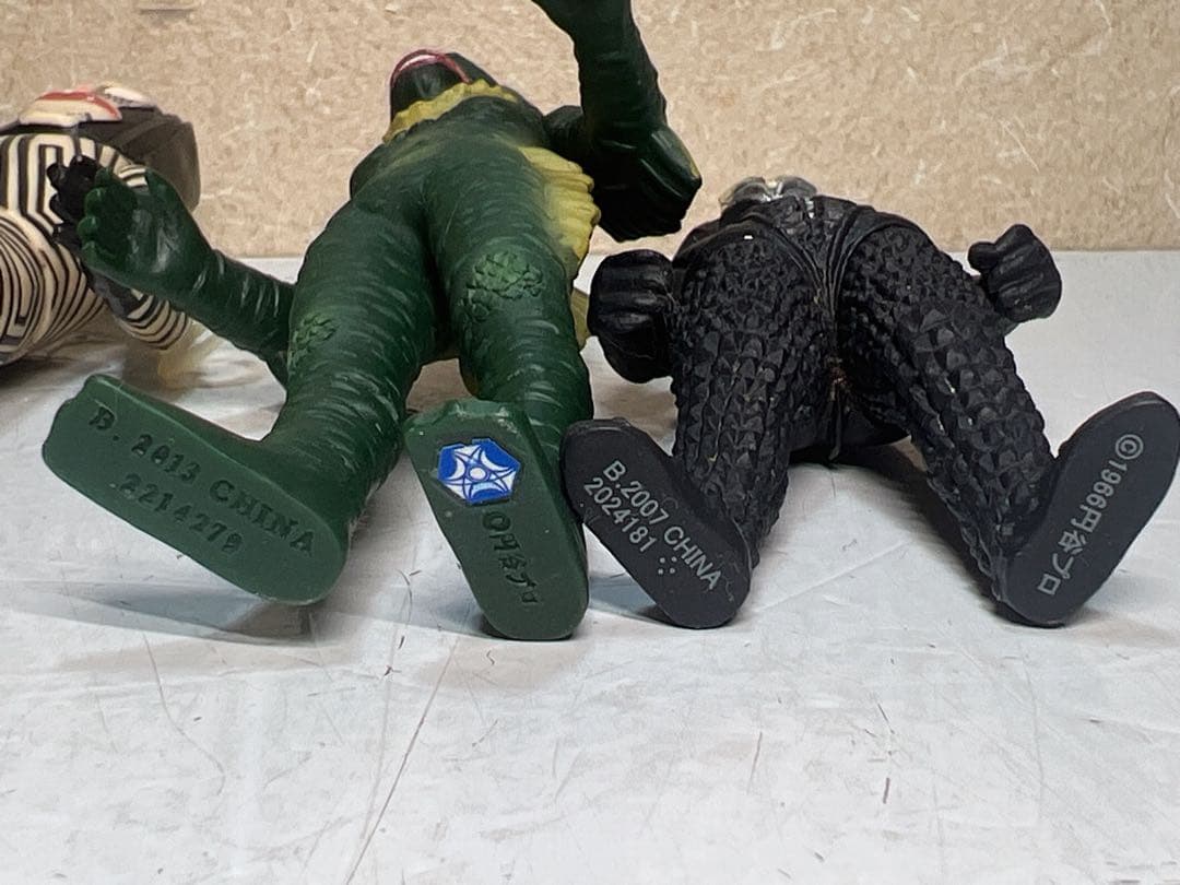 ヴィンテージ バンダイ ウルトラマン 怪獣 ビニールフィギュア 5 体