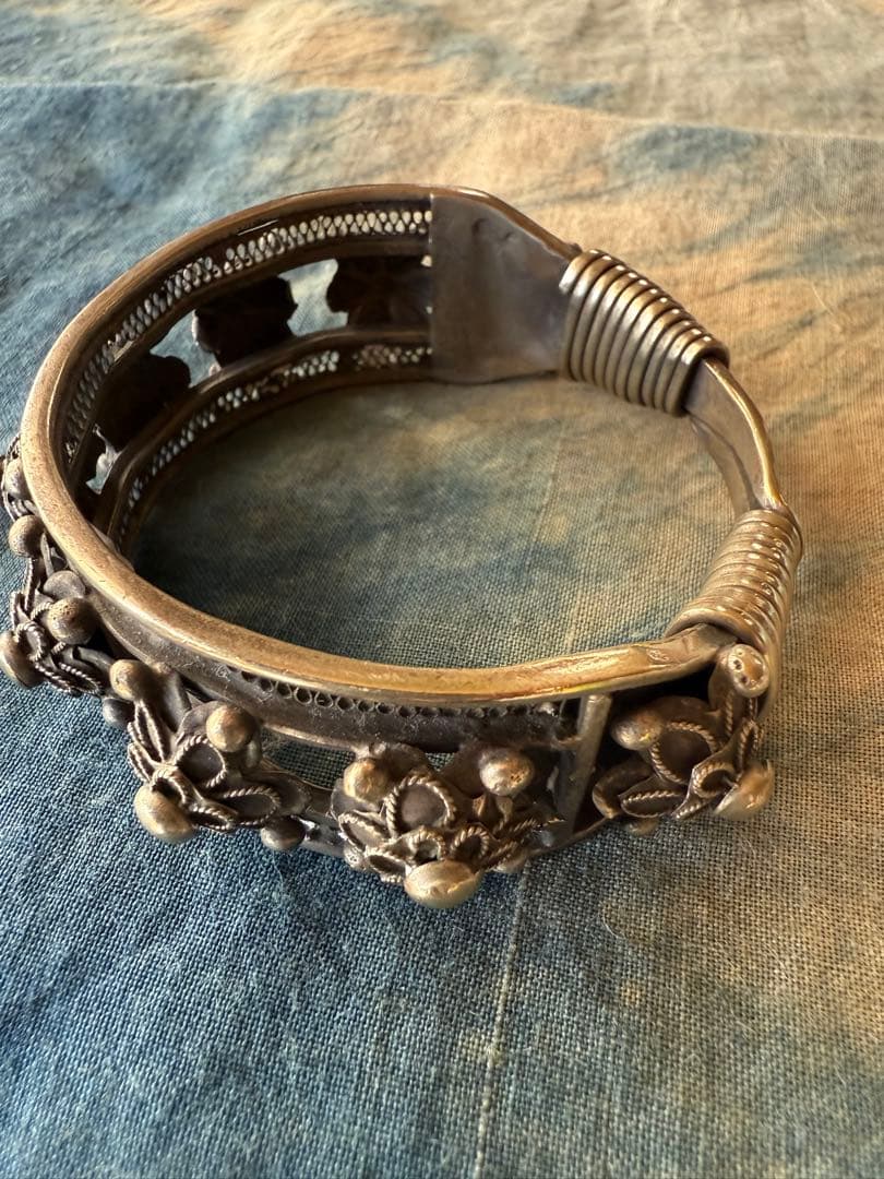 ◯jhojiさま専用。ビンテージ、ミャオ族のバングル2タイプ。