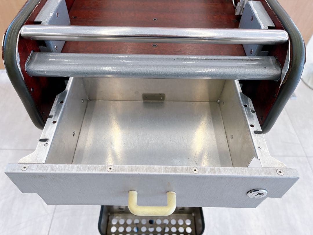 抽選限定品】新幹線 車内販売用ワゴン - メルカリ