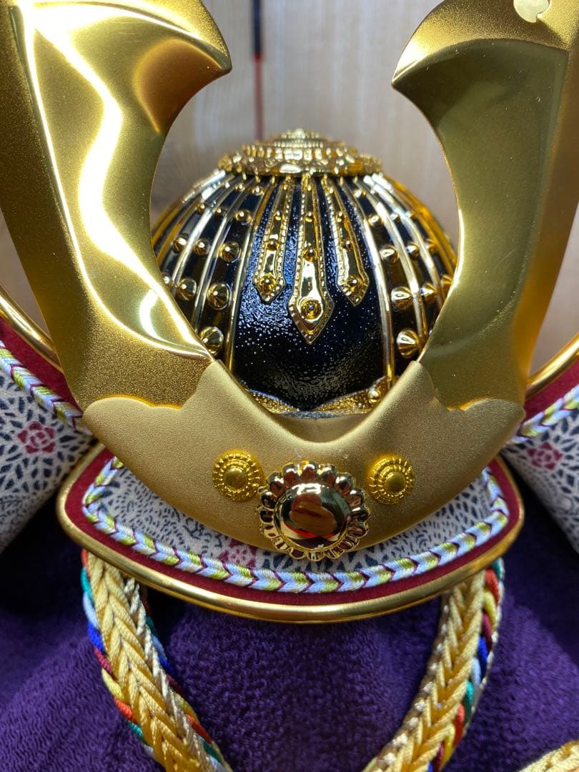 東京久月　五月人形　家紋付き正絹糸織兜飾り　針桐白木収納セット