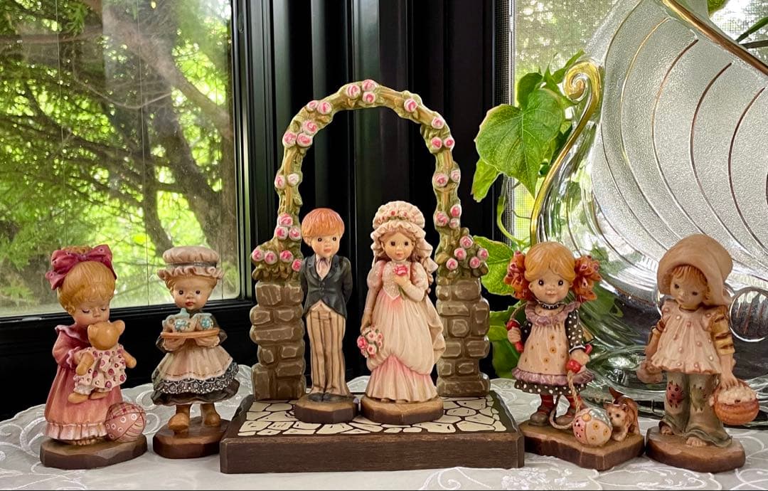 アンリ人形　ANRI サラ・ケイ　10㎝　　【薔薇のアーチの下でウェディング】