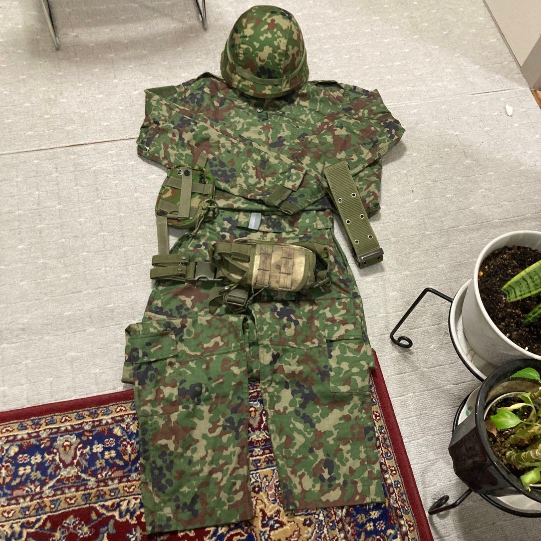 88式鉄帽その他軍服　ホルスター　ピストルベルト(弾帯はつきません)